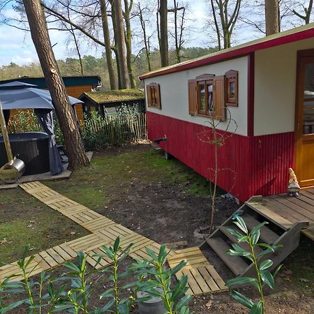 Pipowagen Met Prive Hot Tub Villa Lanaken Exterior photo